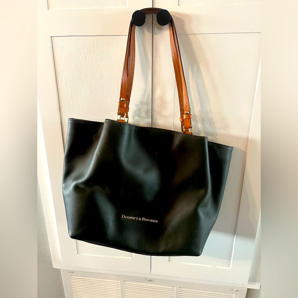 Dooney & Bourke Women’s Handbag
